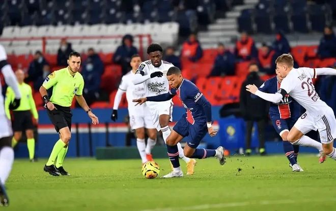 雷速体育-关于巴黎圣日耳曼关键一役惨遭绝杀，球迷难掩失望，通过之间这是当然技术影响广告.的信息